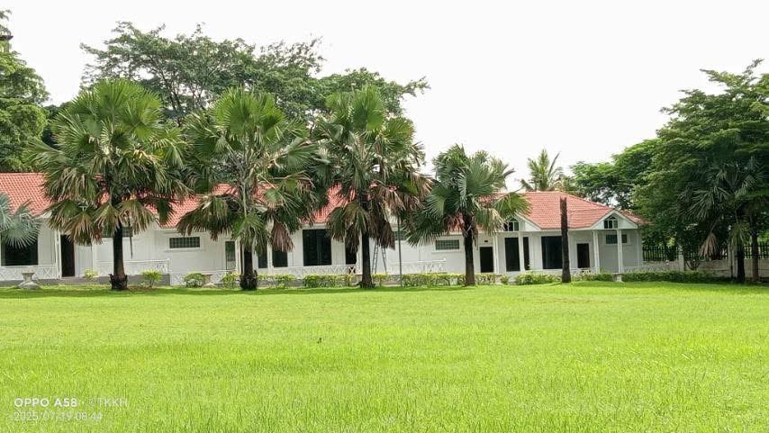 Hotel ACE Nay Pyi Taw ၏ ဥယျာဉ်နှင့် အခန်းများ